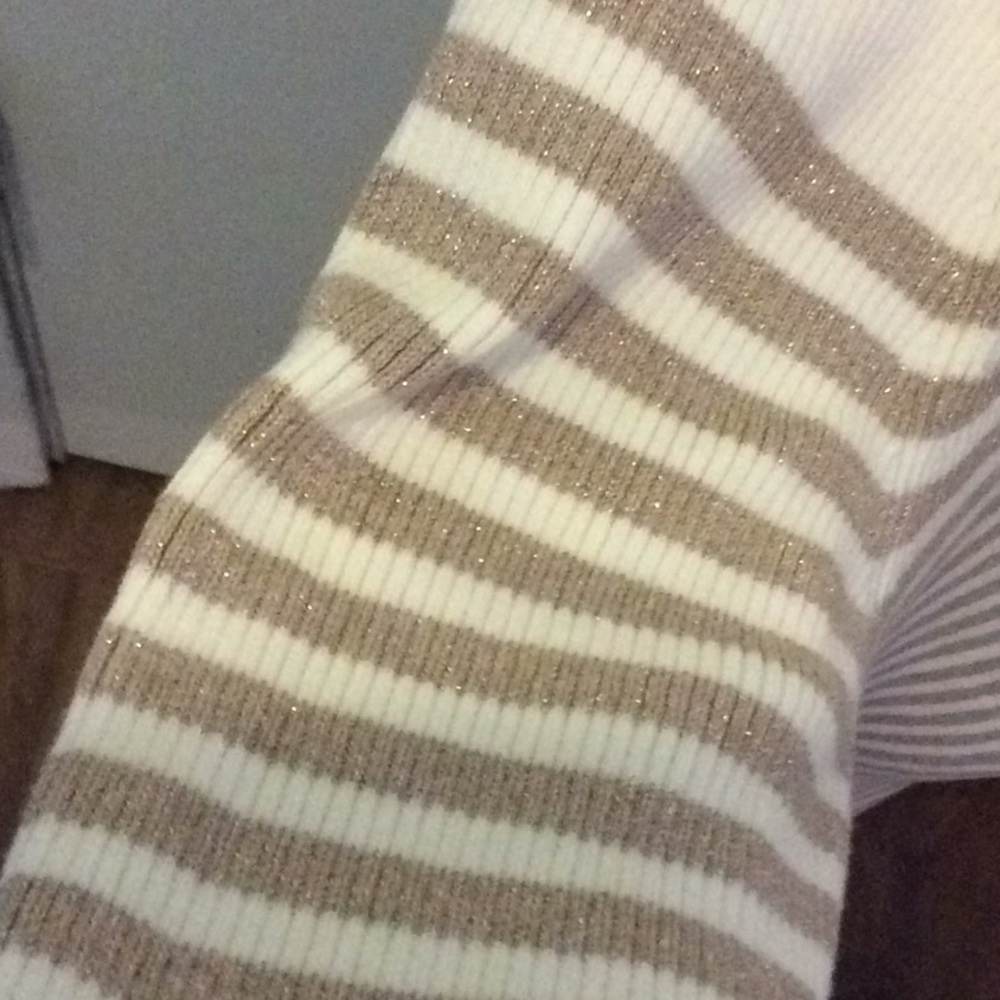 Sweater - Picture 3 of 4